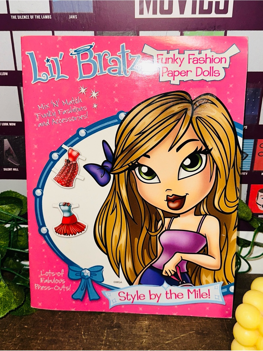 Bratz Y2K Lil Bratz Style By The Mile Funky Fashion Paper Dolls
